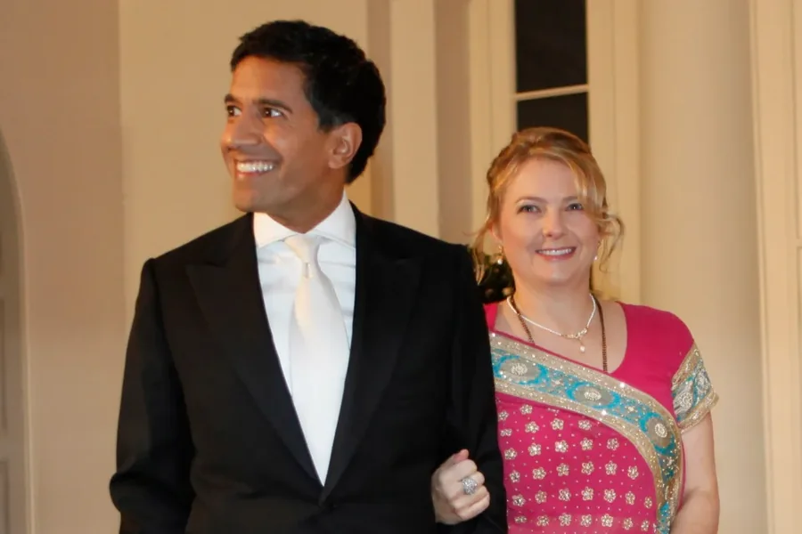 Sanjay Gupta Wife