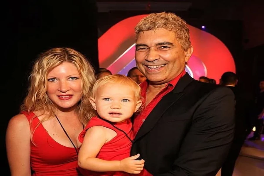 Pat Smear Wife