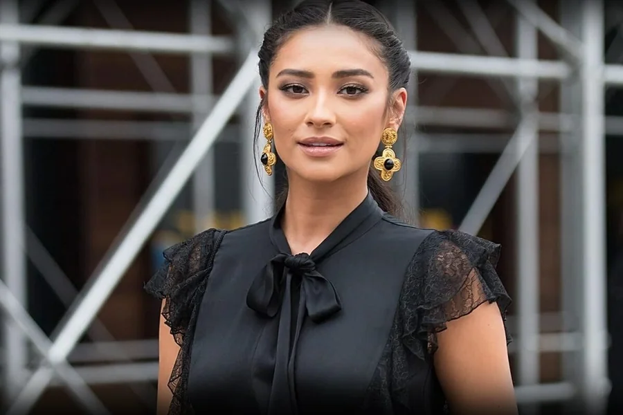 Shay Mitchell Husband