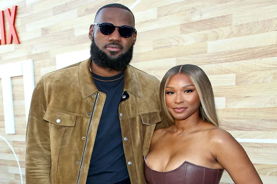 How Tall is Lebron James Wife