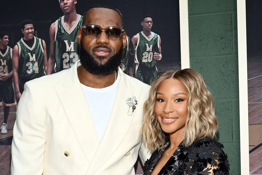 How Tall is Lebron James 