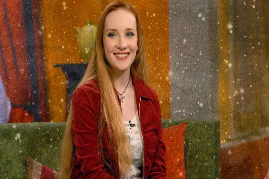 Scarlett Pomers Net Worth